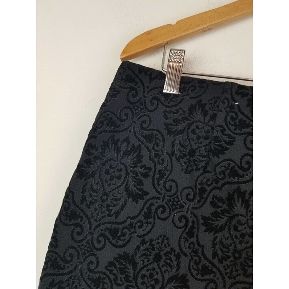 Chicos 2.5 Womens 12 Ponte Knit Pants Black VELVET Pull On XL straight - Picture 6 of 7